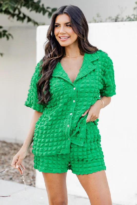 a-dream-life-kelly-green-bubble-collared-t-shirt-and-shorts-set