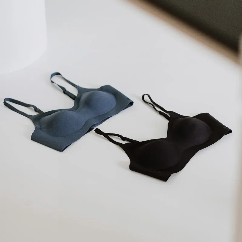 air-ee-seamless-bra-in-black-signature-edition